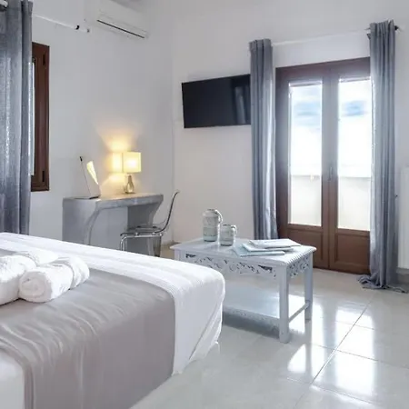 Modern Naya Escape In Santorini With Captivating Sea Views *