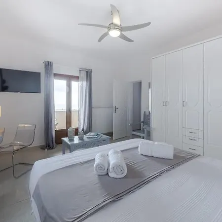 Apartament Modern Naya Escape In Santorini With Captivating Sea Views
